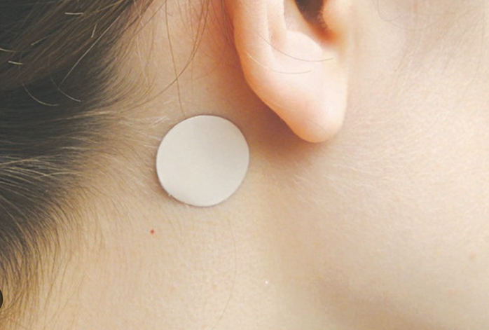 Loại miếng dán chống say tàu xe