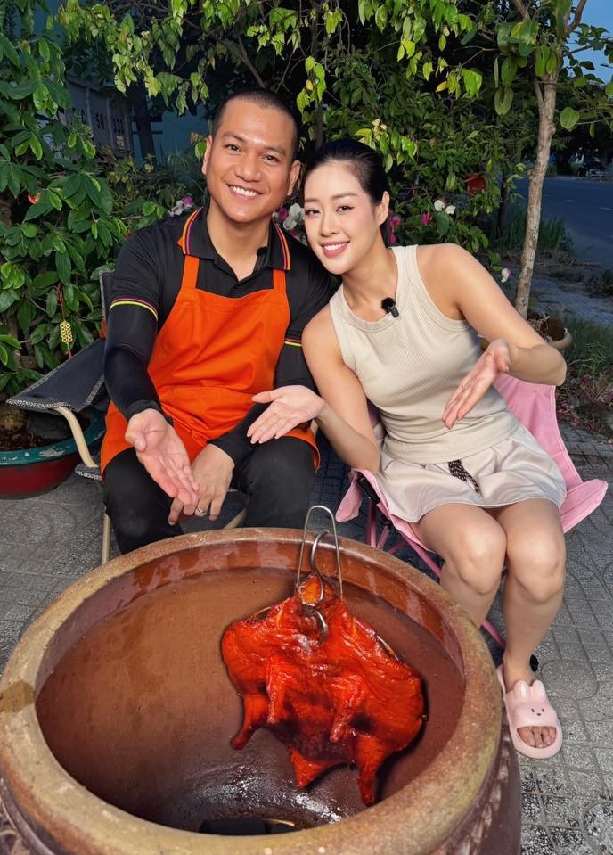 Ông xã Khánh Vân nấu đủ món 'trên rừng dưới biển' chiều vợ - 2