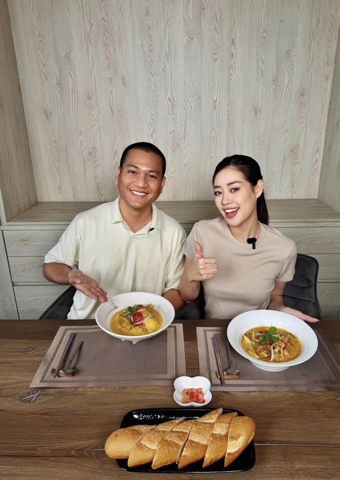 Khánh Vân khen cơm tấm ông xã làm ‘ngon chấn động’