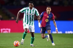 Trực tiếp bóng đá Barcelona - Real Betis: Rashford tái ngộ Antony (La Liga)
