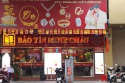 Càng bắt đáy càng lỗ, người mua vàng đỉnh giá giờ lỗ gần 30 triệu đồng/lượng: Giá vàng vào chu kỳ rơi tự do?