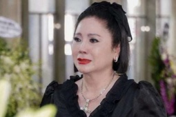 "Hoa khôi cải lương" đau đớn trước sự ra đi kỳ lạ của bà bầu show quyền lực