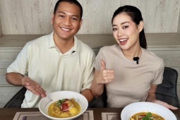 Ông xã Khánh Vân nấu đủ món 'trên rừng dưới biển' chiều vợ