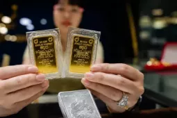 Người mua vàng bạc lỗ nặng