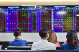 VN-Index tăng 8 tuần liên tiếp, chuyên gia nói gì về mốc 2.000 điểm?
