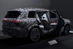 Audi Q9 lộ hình ảnh đầu tiên về nội thất
