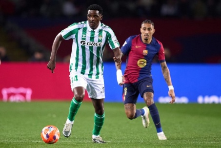 Trực tiếp bóng đá Barcelona - Real Betis: Barca săn cột mốc vô tiền khoáng hậu (La Liga)