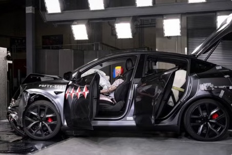 Tesla thử nghiệm túi khí được trang bị công nghệ AI
