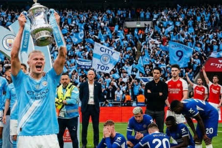 Chelsea - Arsenal làm nền cho Man City lấy cúp, Ronaldo "nặng vía" trước thềm World Cup (Clip 1 phút)