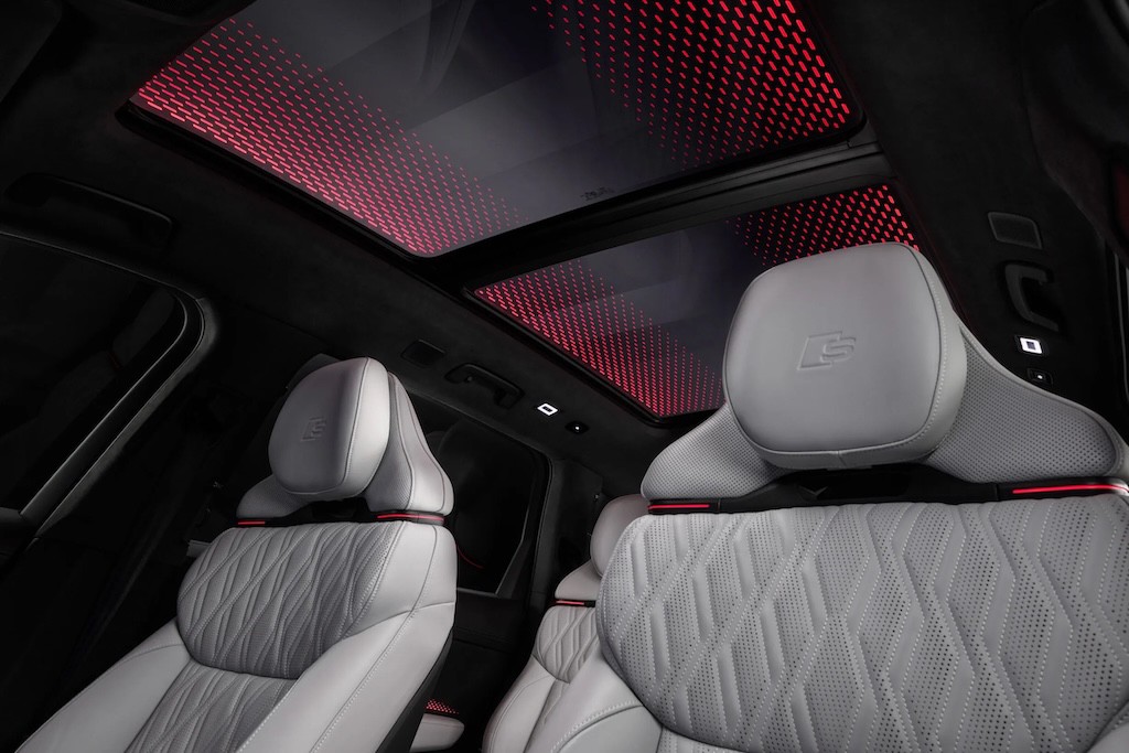 Audi đã tuyển chọn một danh sách vật liệu và màu sắc đặc biệt hài hòa và chất lượng cao.