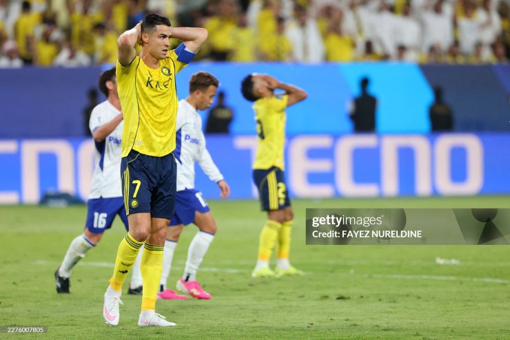 Ronaldo bất lực nhìn Al Nassr thất bại ở chung kết AFC Champions League Two