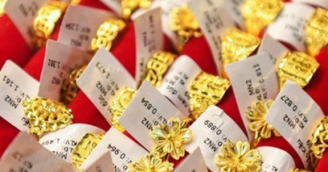 Chốt giá vàng hôm nay ngày 17/5 giảm cực mạnh, ...