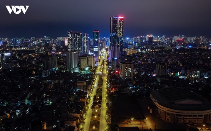Nhiều người ở trong các toà nhà cao tầng tại Hà Nội cảm nhận thấy rung lắc