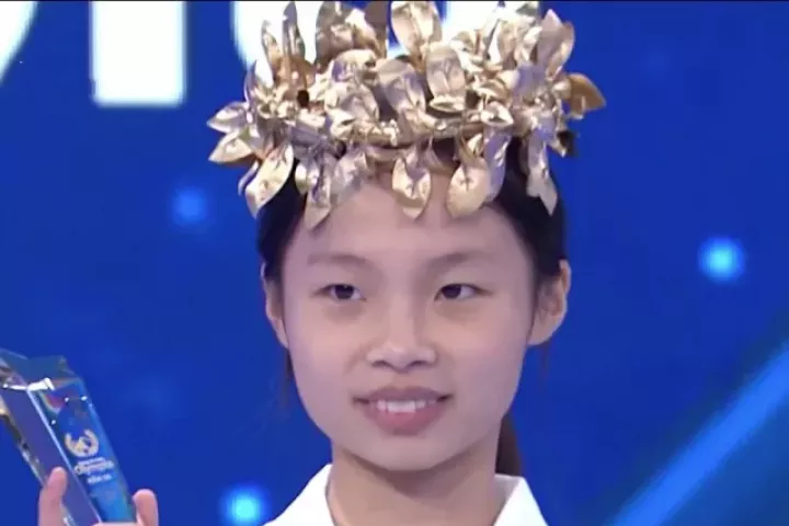 Nữ sinh trường Bưởi giành vòng nguyệt quế Đường lên đỉnh Olympia 26