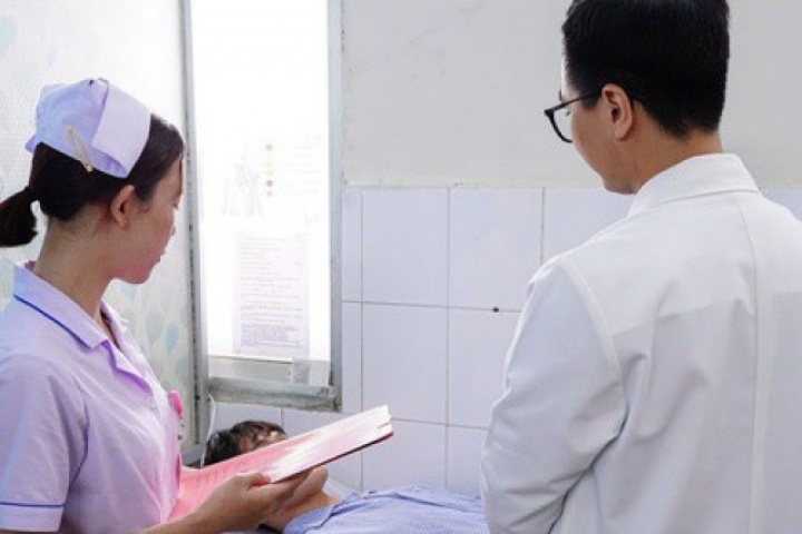 Nhiều nam giới mắc chứng "trên bảo dưới không nghe" săn tìm thuốc trên mạng