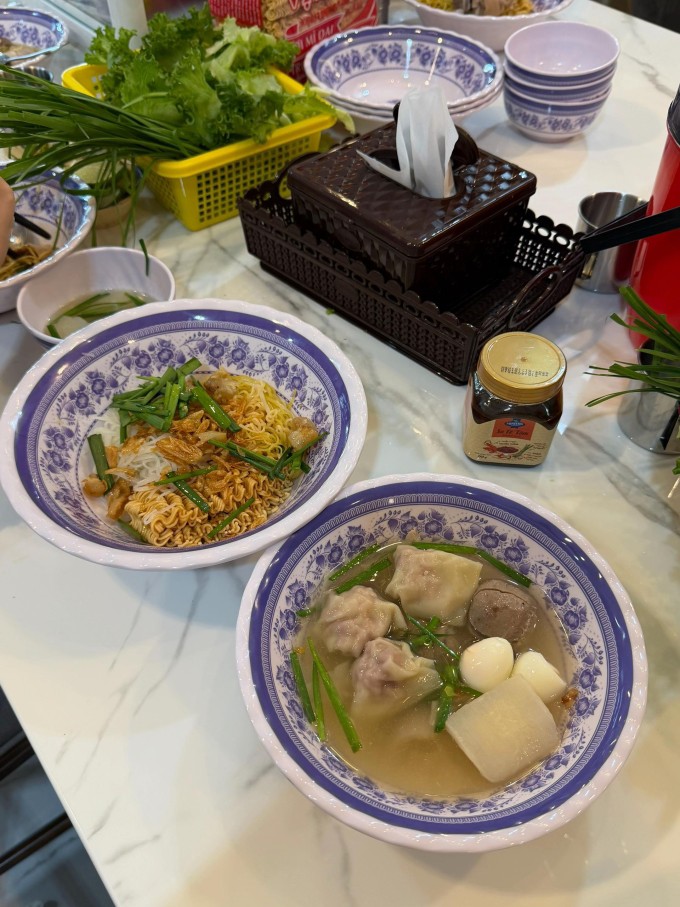 Tô hủ tiếu gõ phiên bản tại gia. Ảnh: NVCC