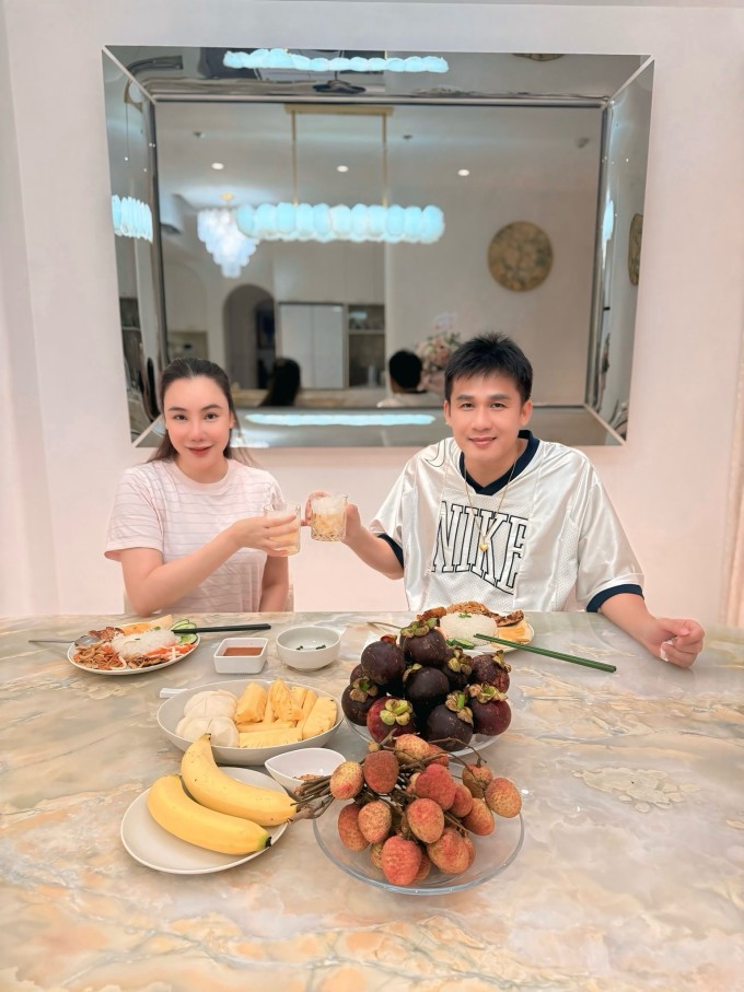 Hồ Quỳnh Hương và ông xã đều chuộng lối sống thuần chay.