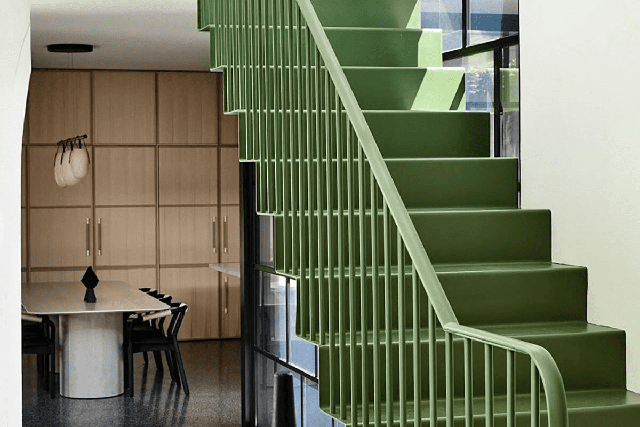 Những gam màu như xanh rêu, xanh lá cây, cam, đỏ phù hợp với mệnh Hỏa. Ảnh minh họa
