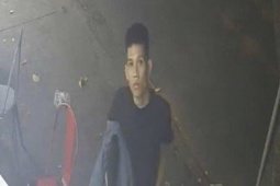 Kẻ trộm bị Công an TPHCM bắt do nhìn chằm chằm vào camera
