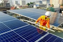 Làn sóng lắp điện mặt trời mái nhà tăng mạnh