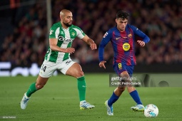 Trực tiếp bóng đá Barcelona - Real Betis: Raphinha đá phạt mở điểm (La Liga)