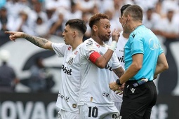 Neymar nổi cơn tam bành vì sự cố khó tin, nguy cơ không được dự World Cup