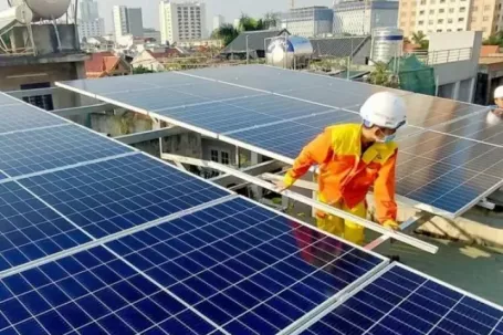 Làn sóng lắp điện mặt trời mái nhà tăng mạnh