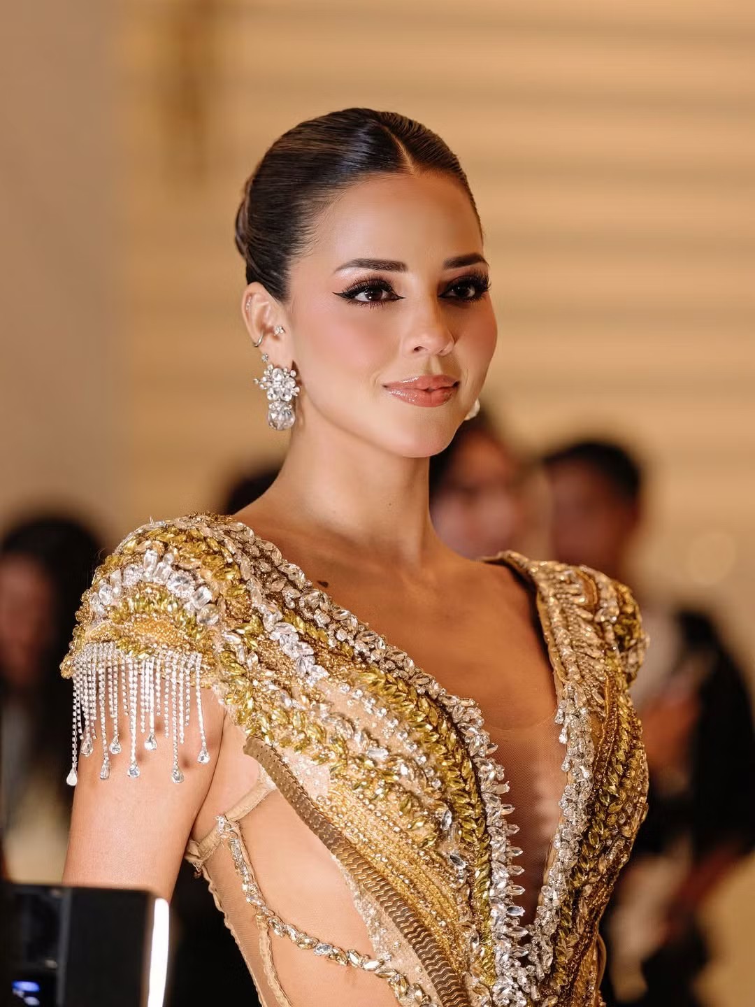 Đã hết nhiệm kỳ nhưng Luciana vẫn hoạt động sôi nổi trong lĩnh vực MC truyền hình. Cô là người nổi tiếng ở Peru với gần 5 triệu người theo dõi. Người đẹp còn theo đuổi lĩnh vực kinh doanh thời trang.