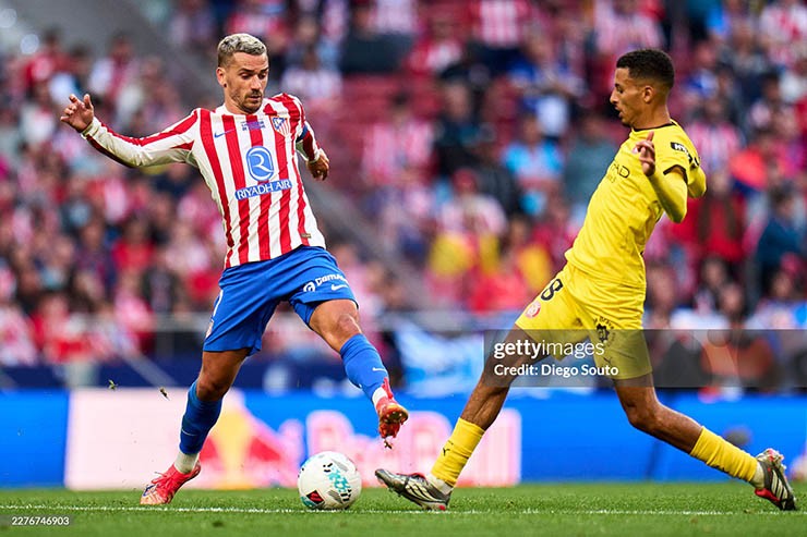 Griezmann (bên trái) tỏa sáng trong ngày chia tay&nbsp;Metropolitano