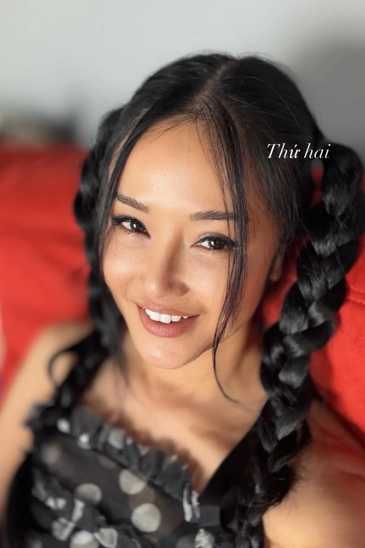 Hồng Nhung cho biết cô vẫn duy trì nhịp sống thường ngày và chuẩn bị tham gia các chương trình tại Hà Nội. (Ảnh: Fbnv)