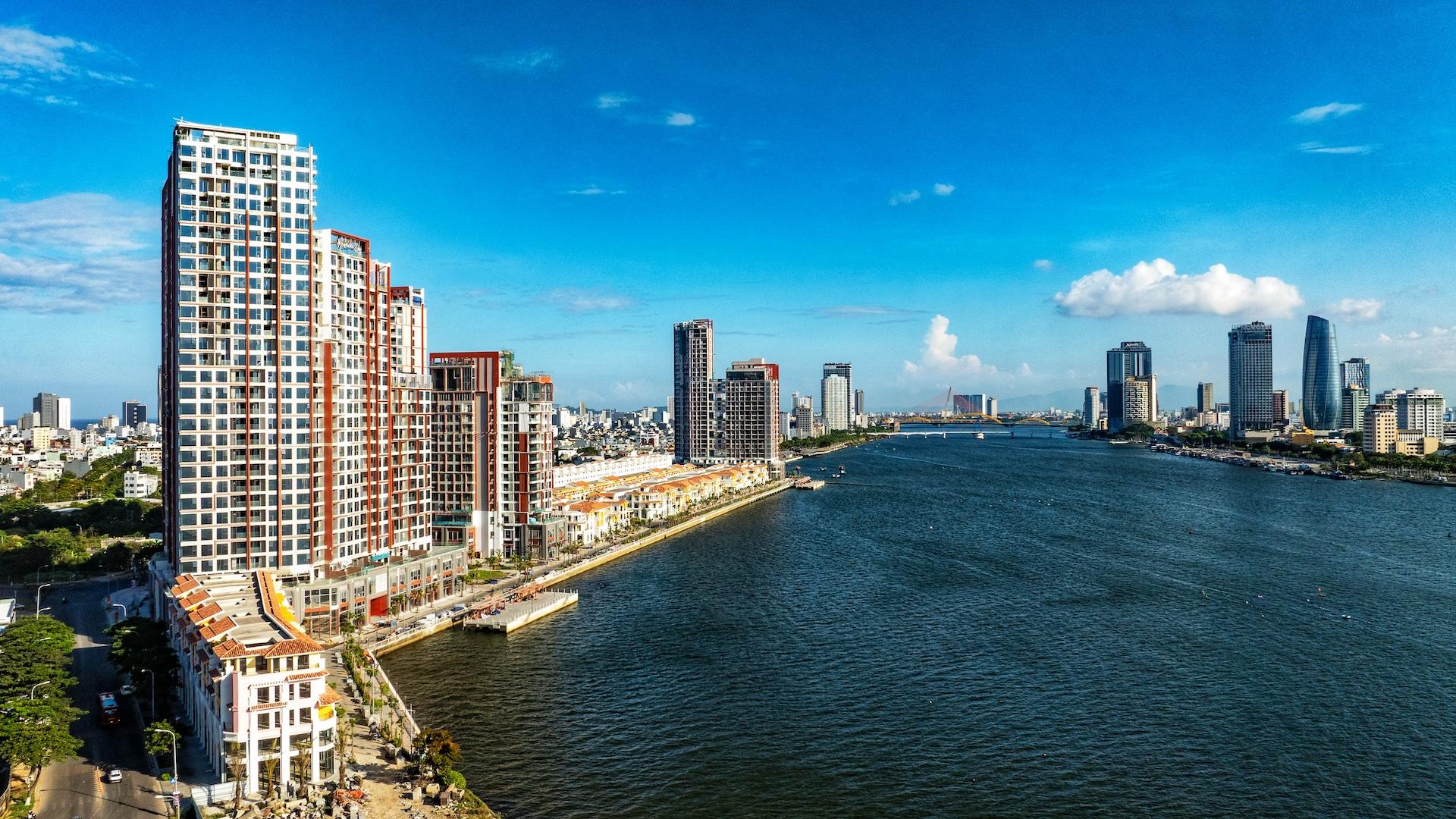 Các căn hộ ở lõi trung tâm mặt sông Hàn được giới tinh hoa trong và ngoài nước săn đón. Ảnh: Ánh Dương.