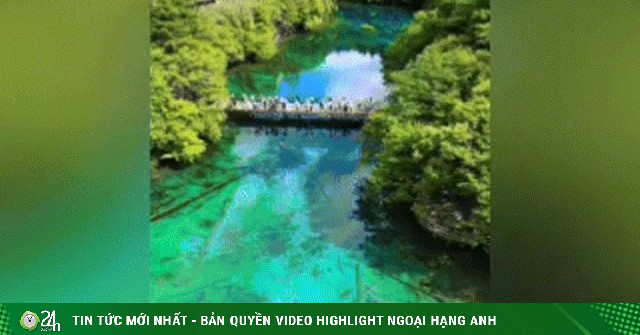'Thiên đường hạ giới' Cửu Trại Câu vào mùa đẹp nhất năm