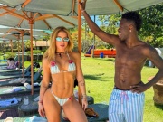 Mỹ nhân đẹp nhất World Cup: Bạn gái cũ Vinicius 3 vòng bốc lửa, nàng WAG giàu nhất thế giới