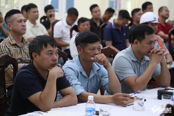 CSGT Hà Nội cho tài xế xem clip tai nạn, nhiều người 'giật mình' - 6