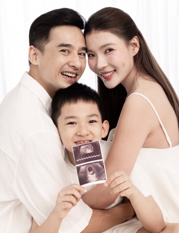 Vợ chồng Thúy Diễm - Lương Thế Thành sắp đón thành viên thứ 4