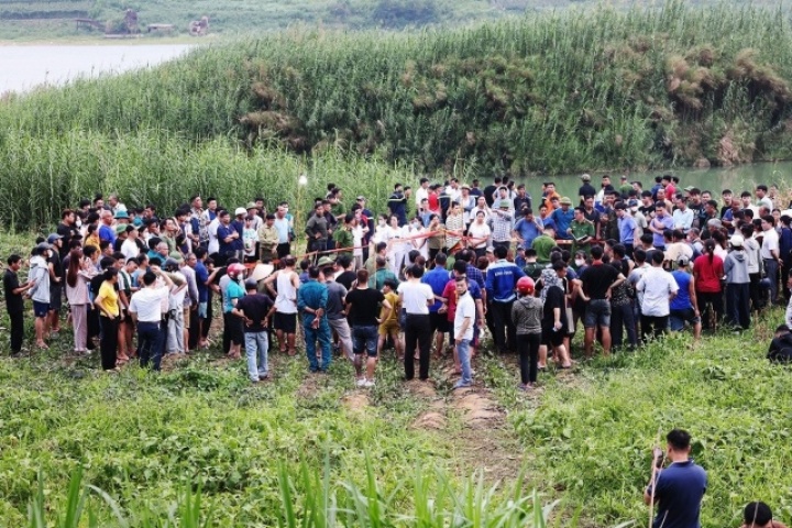 Thầy hiệu trưởng nghẹn ngào không nói nên lời vụ 5 nam sinh tử vong ở Phú Thọ