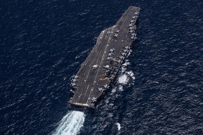 Mỹ hiện vẫn duy trì hai nhóm tác chiến tàu sân bay tại Trung Đông. Ảnh: CENTCOM