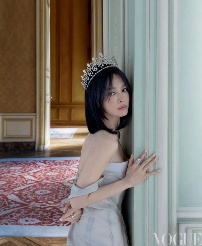 Song Hye Kyo: 'Tôi học cách cho đi tình yêu' - 8