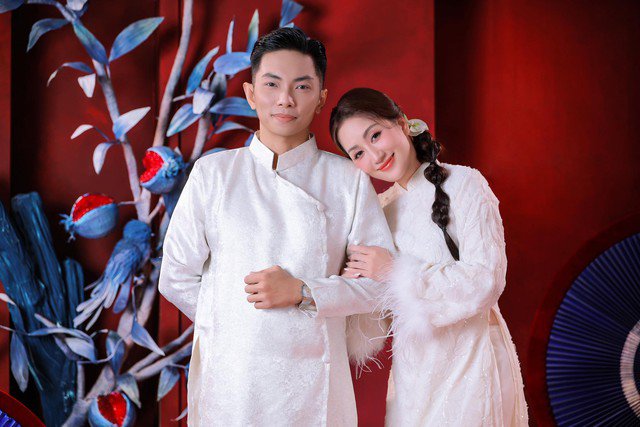 Phan Hiển ngày càng thành công hơn khi có Khánh Thi là hậu phương.