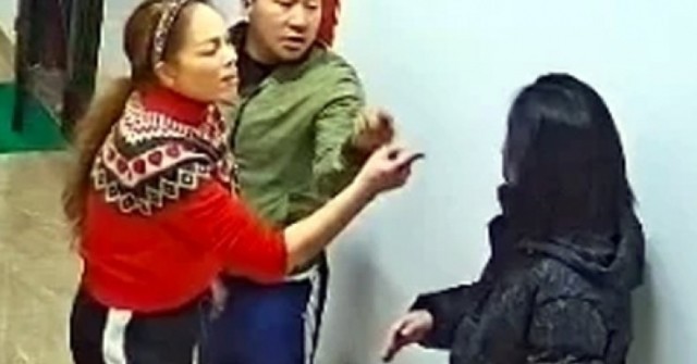 Vụ hành hung hàng xóm tại sảnh chung cư ở Hà Nội: Tuyên án người phụ nữ, trả tự do ngay tại tòa