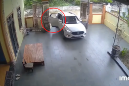 Clip: Lùi xe bất cẩn, nữ tài xế làm hỏng cánh cửa xe