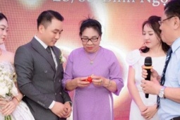 Chú rể Ninh Bình bật khóc khi nhận được 4 chỉ vàng của người bố đã mất 26 năm