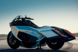 BMW Motorrad Vision K18 Concept: siêu môtô cảm hứng máy bay tàng hình