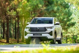 Giá xe Toyota Innova Cross lăn bánh kèm ưu đãi tháng 5/2026