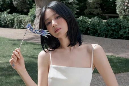 Song Hye Kyo: 'Tôi học cách cho đi tình yêu'