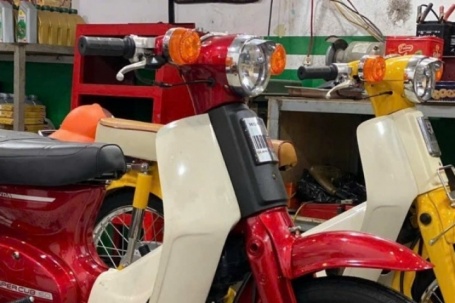 Honda Cub cũ nát được “cải lão hoàn đồng” thành xe đẹp như mới