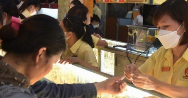 Giá vàng hôm nay 19-5: Tăng mạnh trở lại