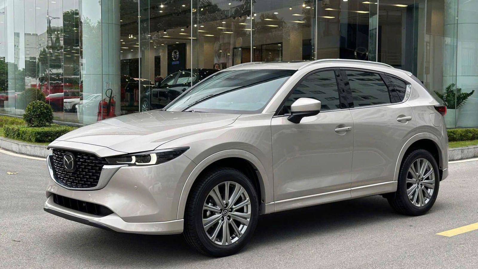 Mazda CX-5 vẫn là cái tên được nhắc đến nhiều.