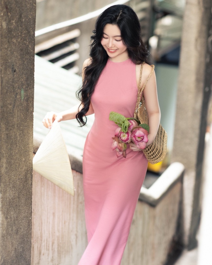 Đầm ôm sát giúp Lọ Lem khoe body 'thắt đáy lưng ong' - 3