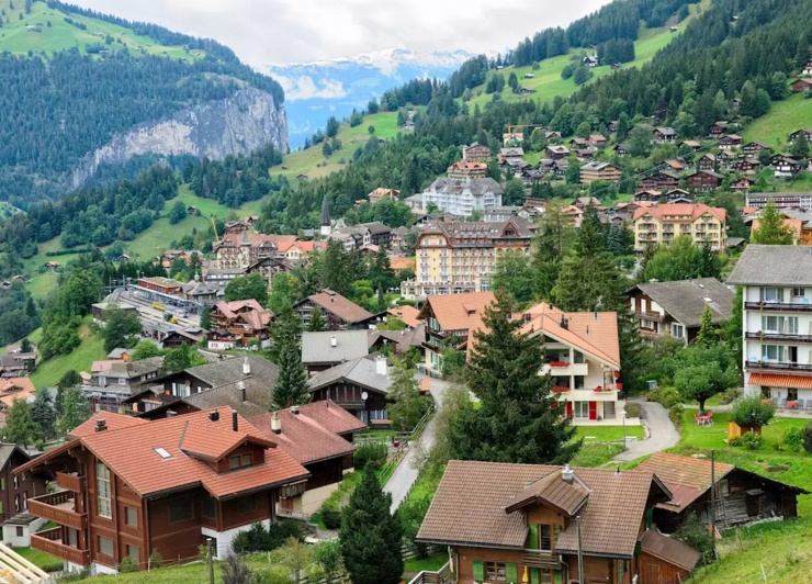 Khung cảnh ngôi làng Wengen không xe ô tô. Ảnh: Audleytravel